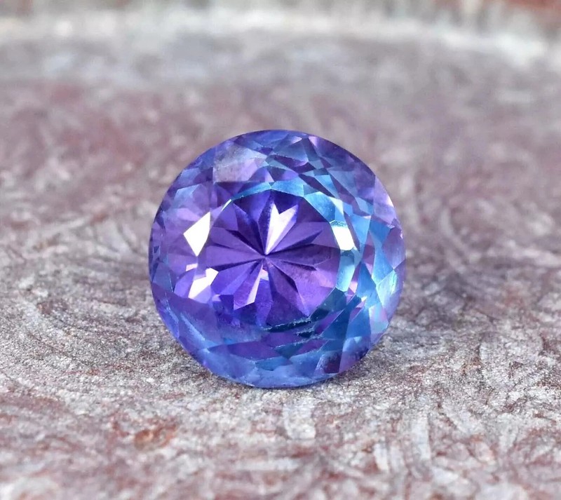Natural Pitambari Bi-Color Sapphire 10 Ct Beautiful Round Cut Loose Gemstone