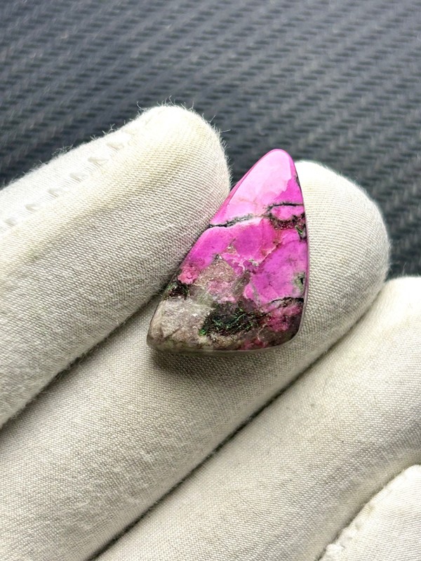 Natural Cobalt Calcite Gemstone for jewelry making ,9Cts,22x13MM