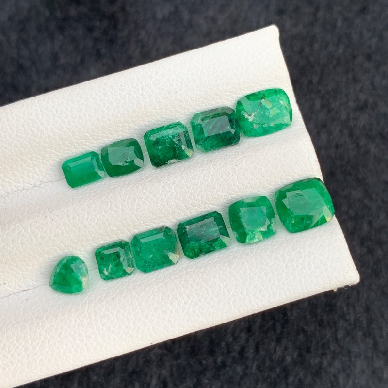 Natural Swat Emerald Lot 6.77 Ct 11 Pieces Mixed Cut Cushion Emerald Pear Loose gallery