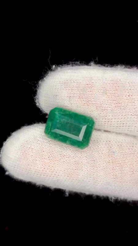 Natural Brazilian Emerald 9.10ct Emerald Cut - Green - Oiled Clarity Enhanced gallery