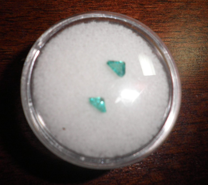 2 Earth mined Natural Colombian EMERALD Loose ~4x3mm Fancy Trillion E6646