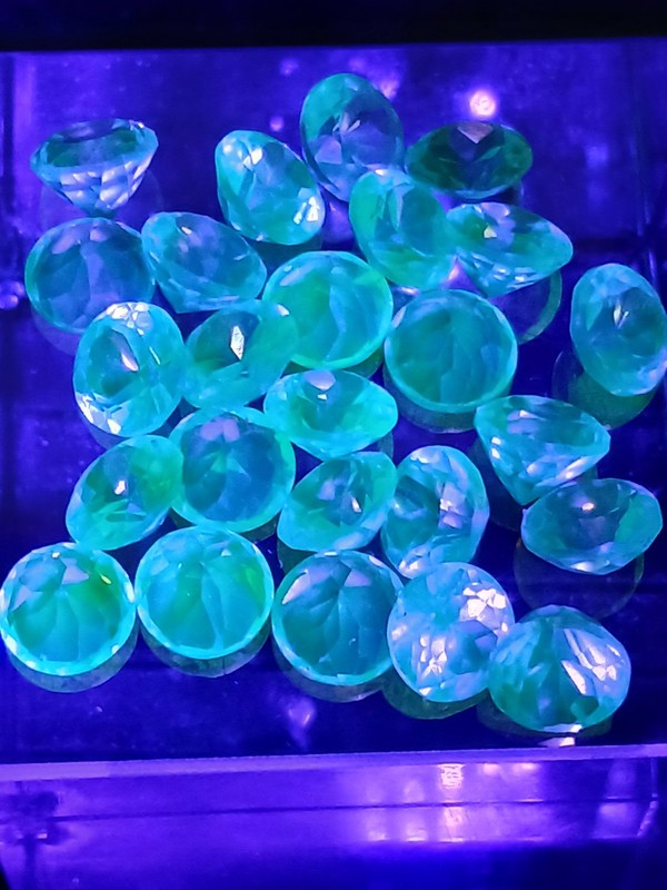 Uranium Glass Round Brilliant Cut Gem 8mm 2.5 – 3.5 Carat
