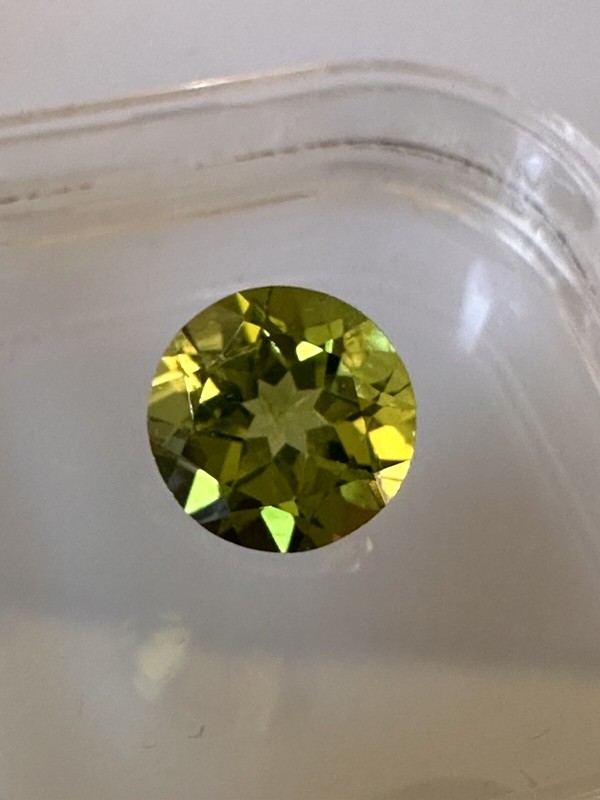 Lovely 2.50ct Changbai Peridot Natural Gemstone gallery