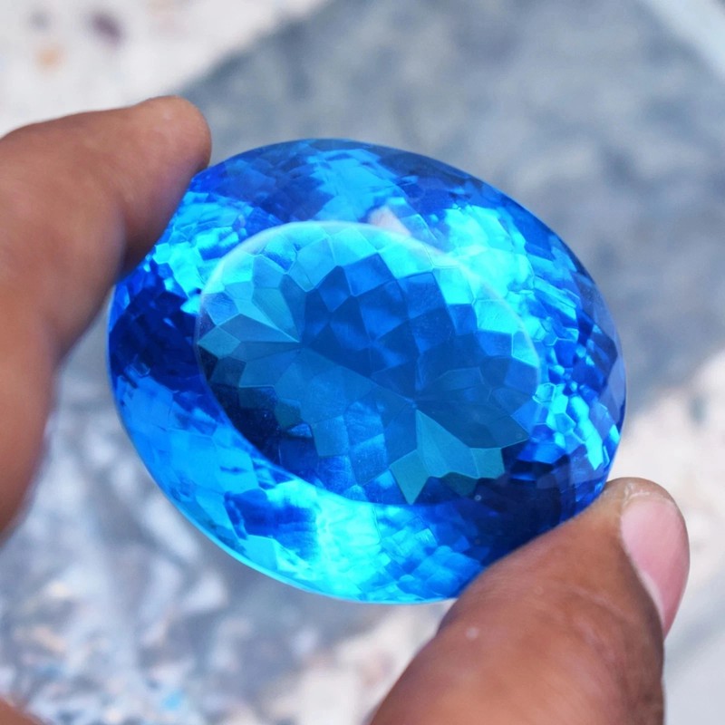Huge 374 Ct Flawless Swiss Blue Topaz Oval Cut Certified Loose Gemstone gallery