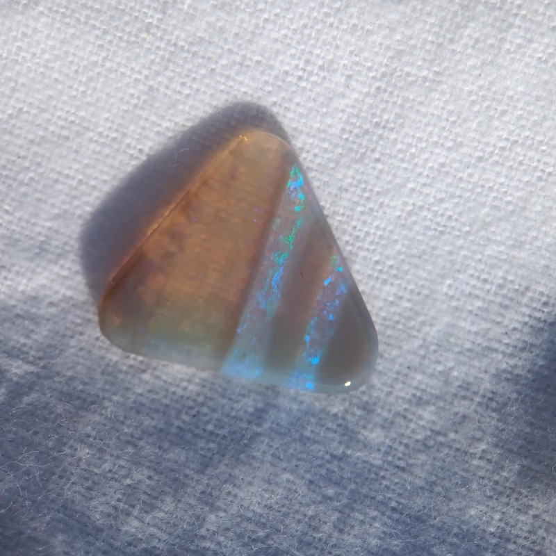 Australian Opal, Solid opal, Andamooka opal 2.0g 21x20x3mm picture stone
