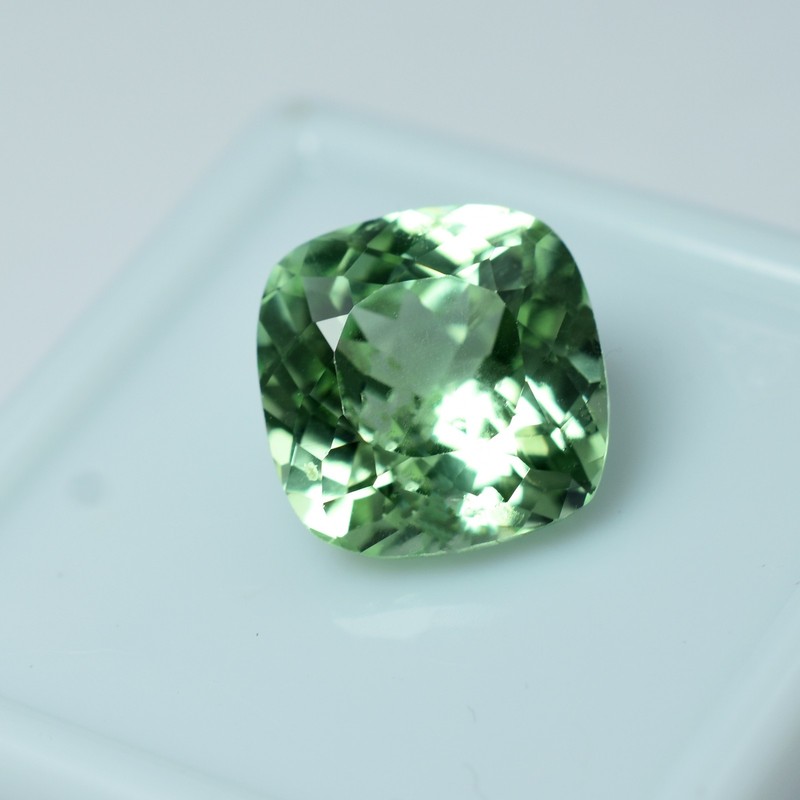 Natural Bluish Green Sapphire 5.45 Ct CERTIFIED Ring Size Treated gemstone gallery