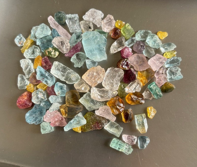 Good Lot 209 cts Natural and Heated Mix Rough stone From Nigeria