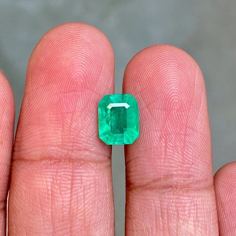 Natural Colombian Green Emerald 8 Ct+ Certified Emerald Cut Loose Gemstone