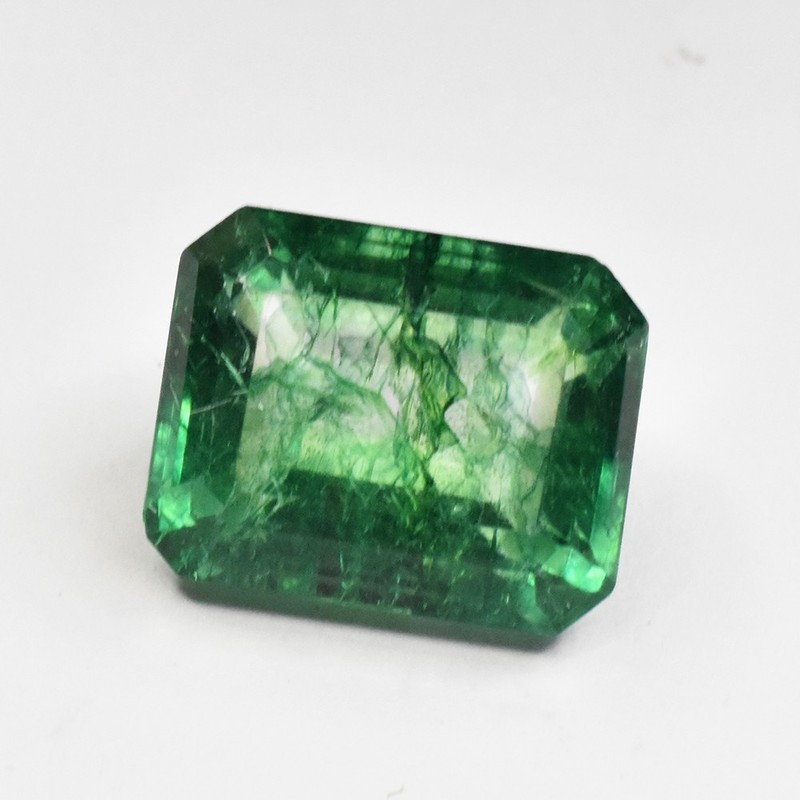 Free Delivery Natural Gemstone Green Emerald 9.55 Ct With Beautiful Emerald Cut