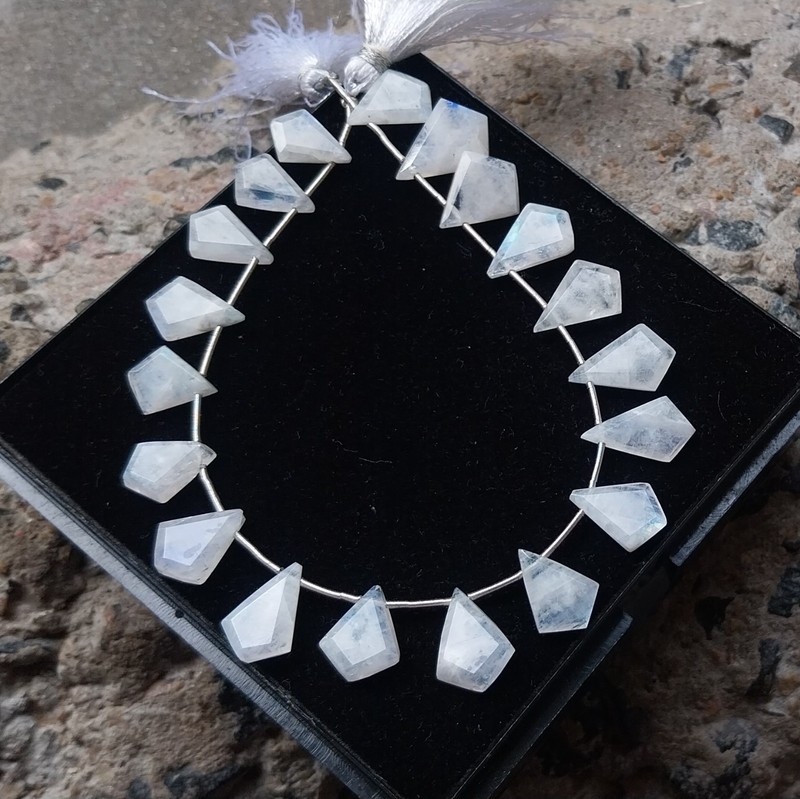 60 Ct 11×16 to 8.5×12 MM Natural White Color Moonstone Fancy Cut 8 inch Beads