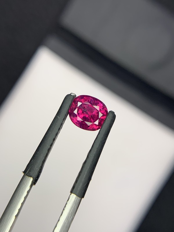 0.98 Ct Natural Ruby Oval Shape Loose Gemstone From Kashmir Pakistan gallery