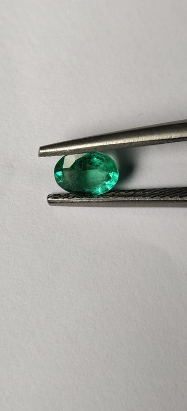 0.87 Carat No Oil Natural Brazilian Emerald, 7.7x6mm Oval Faceted Loose Gemstone