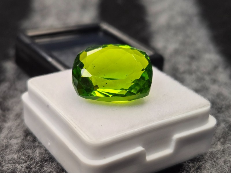 Olive Green Peridot Cushion Cut 10-11 Ct Natural Certified VVS Loose Gemstone gallery