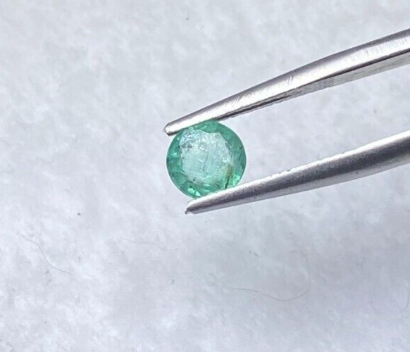 0.60 CTS, EMERALD, ROUND CUT, 5.6 X 3 MM, NICE GREEN COLOR, PERFECT RINGSTONE