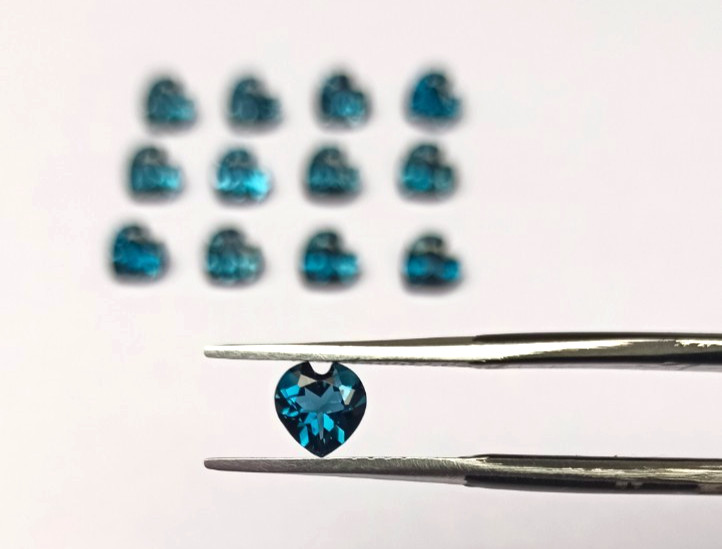 Natural London Blue Topaz Faceted Heart Shape Loose Gemstones 5mm For Jewelry