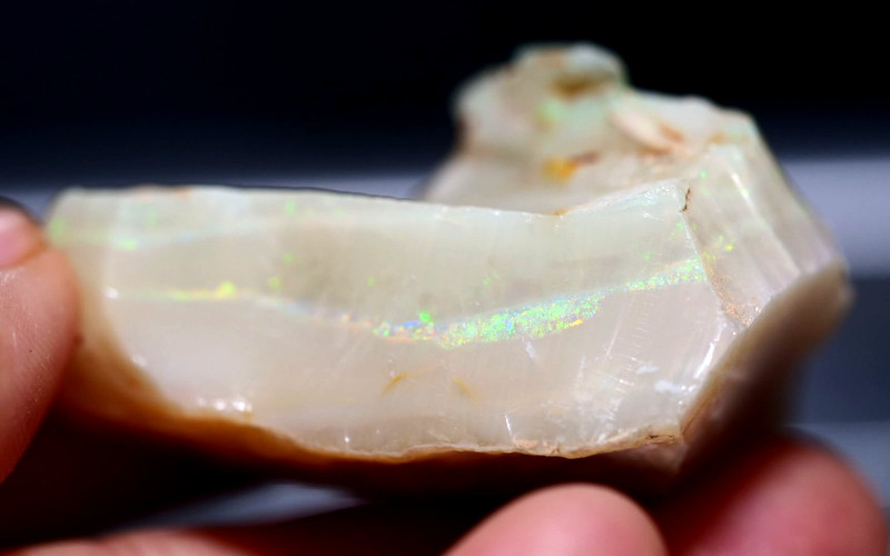 Australia Opal Andamooka Crystal Rough 160 ct Green Blue Orange