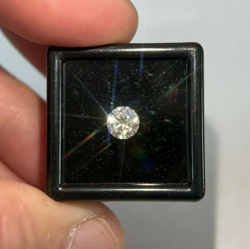 0.80 Carat 6MM Loose Moissanite Gemstone GRA Certified D Color VVS1