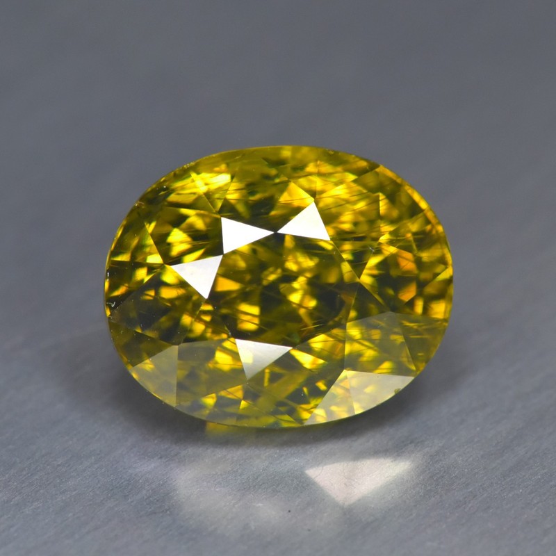 5.25Ct Oval, Very good Unheated Greenish Yellow Zircon _Sri-Lanka
