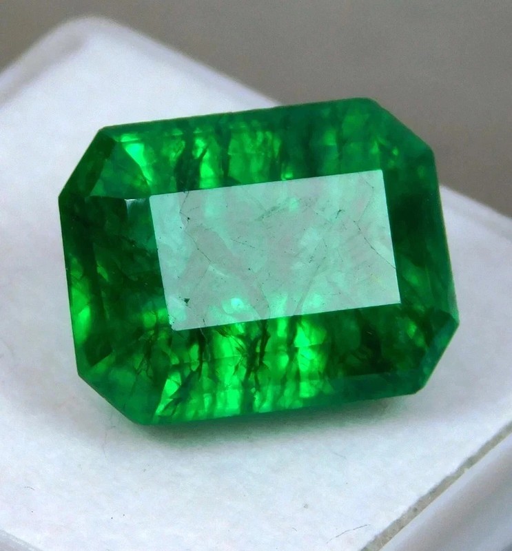 Certified 8 Ct Colombian Emerald Radiant Cut Natural Green Loose Gemstone