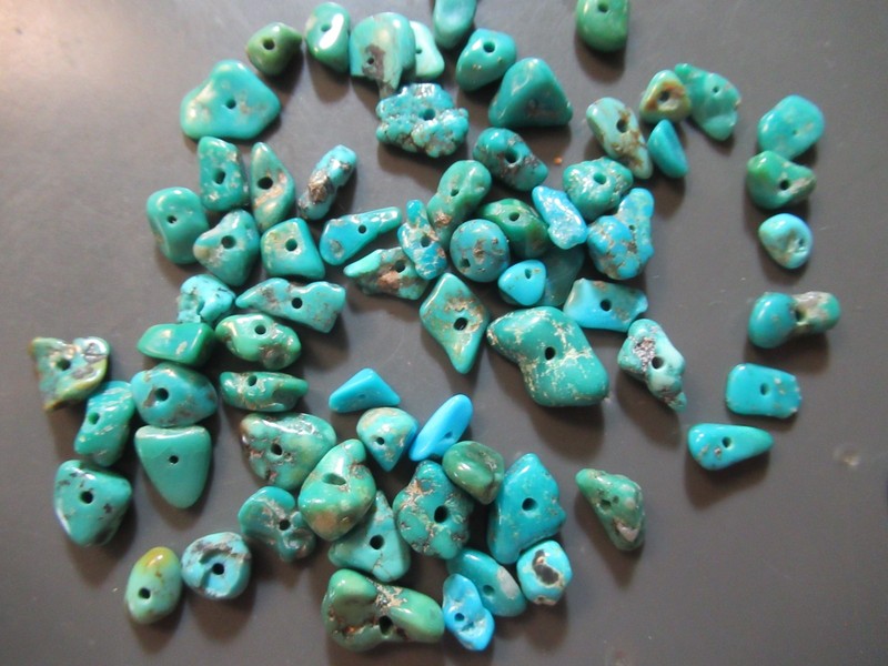 KINGMAN TURQUOISE 1/2 OZ DRILLED SMALL NUGGETS 6mm X 5mm TO 13mm X 8mm #712