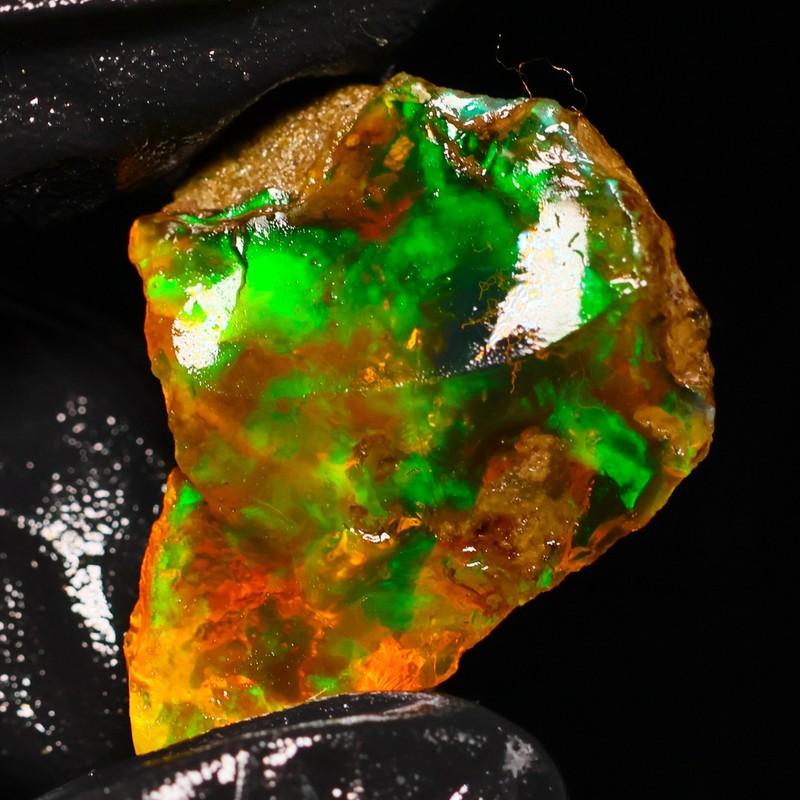 Natural Ethiopian Welo Opal Rough 25.70 Ct Gemstone – Bright Play of Color Fire