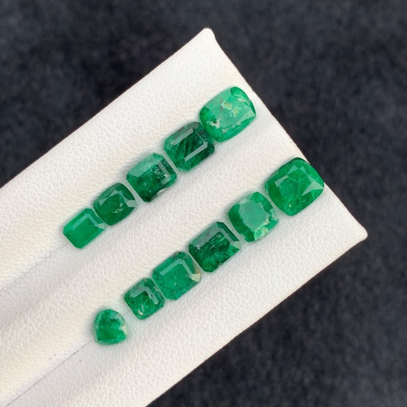 Natural Swat Emerald Lot 6.77 Ct 11 Pieces Mixed Cut Cushion Emerald Pear Loose gallery