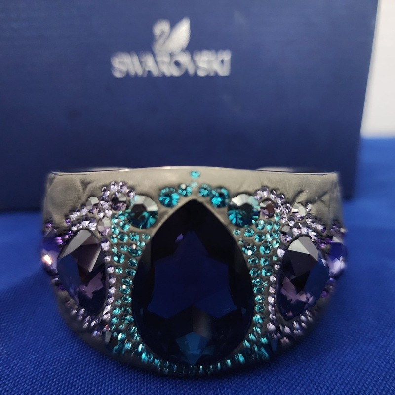Swarovski Large Crystal Statement Cuff Bracelet – Blue & Violet Pear Cut