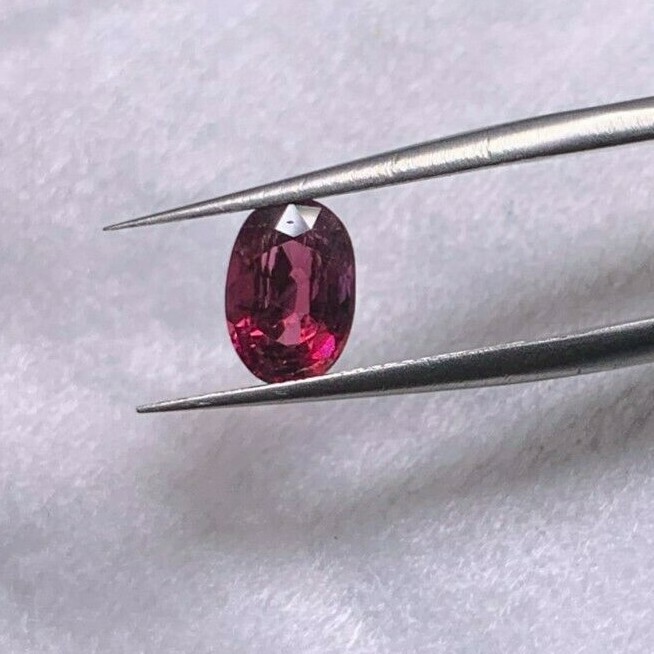 1.10 CTS, SPINEL, UNTREATED CHERRY RED OVAL CUT, 8 X 5.7 MM BURMA gallery
