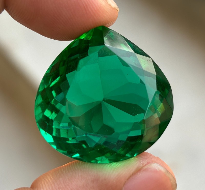Natural 89 Cts Green Emerald Certified Heart Cut Colombian Loose Gemstone gallery