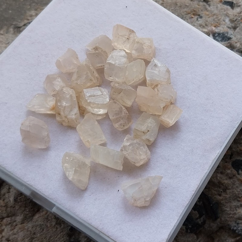 90 Ct 9 To 14 MM Natural White Color Rainbow Moonstone Rough Raw 25 Piece Lot gallery