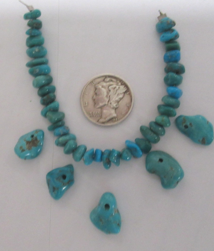 4.5″ STRAND KINGMAN TURQUOISE W/5 SMALL PENDANTS 10X13mm TO 12X9mm 50tcw #838
