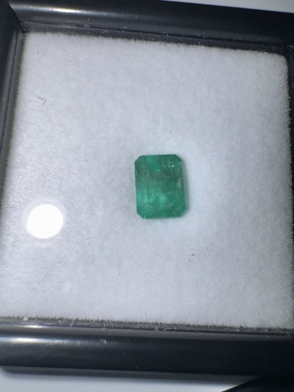 AAA Cut Emerald Emerald Natural