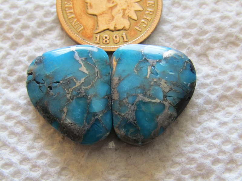 2 Blue Mojave Turquoise Cab 18 carat Mohave Silver Matrix Web Kingman cabochon