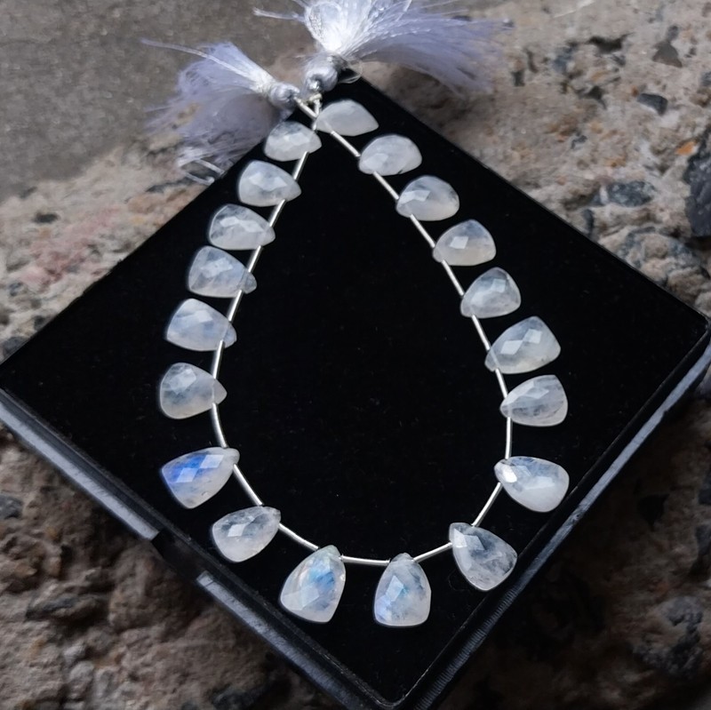 50 Ct 8x9.5-7.5x11 MM Natural White Moonstone Fancy Cut 8 Inch Beads Necklace gallery
