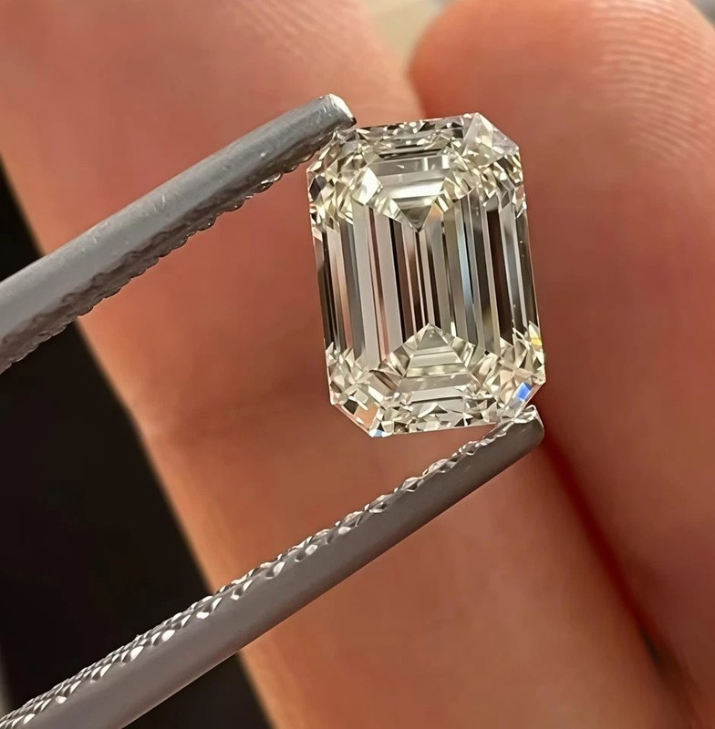 2 CT Emerald Cut VVS1 Lab Grown Diamond Premium Quality gemstone 6x8 mm +Gift gallery