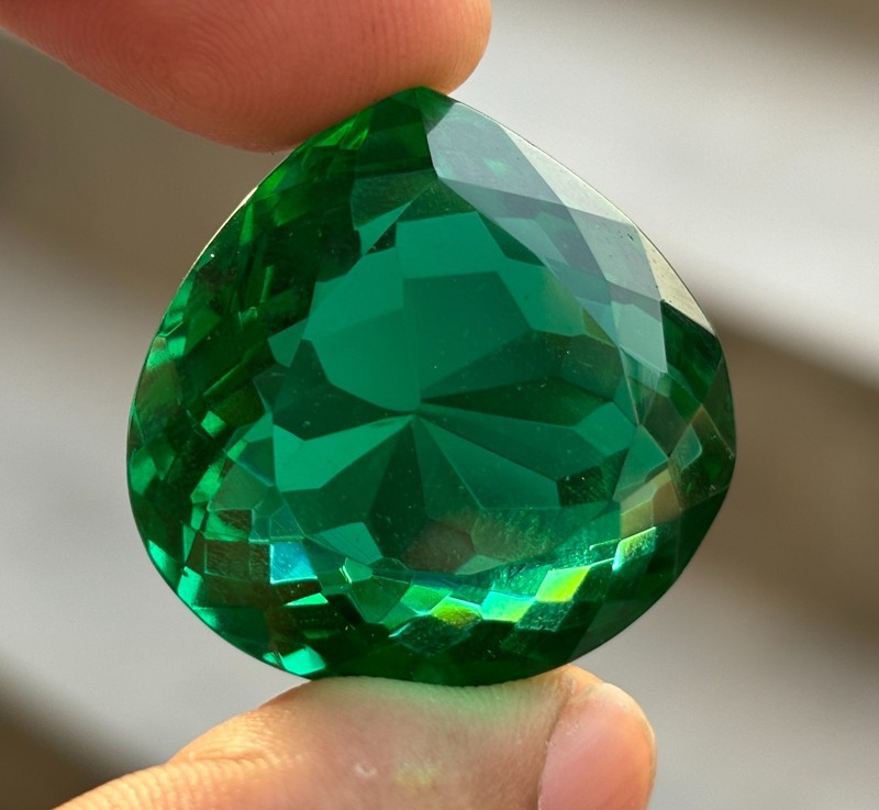 Natural 89 Cts Green Emerald Certified Heart Cut Colombian Loose Gemstone gallery